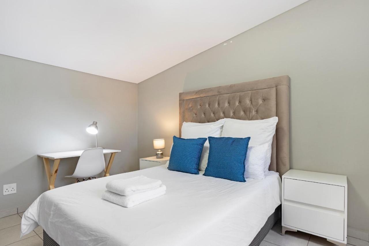 Urban Oasis Apartments At The Bolton Йоханесбург Екстериор снимка