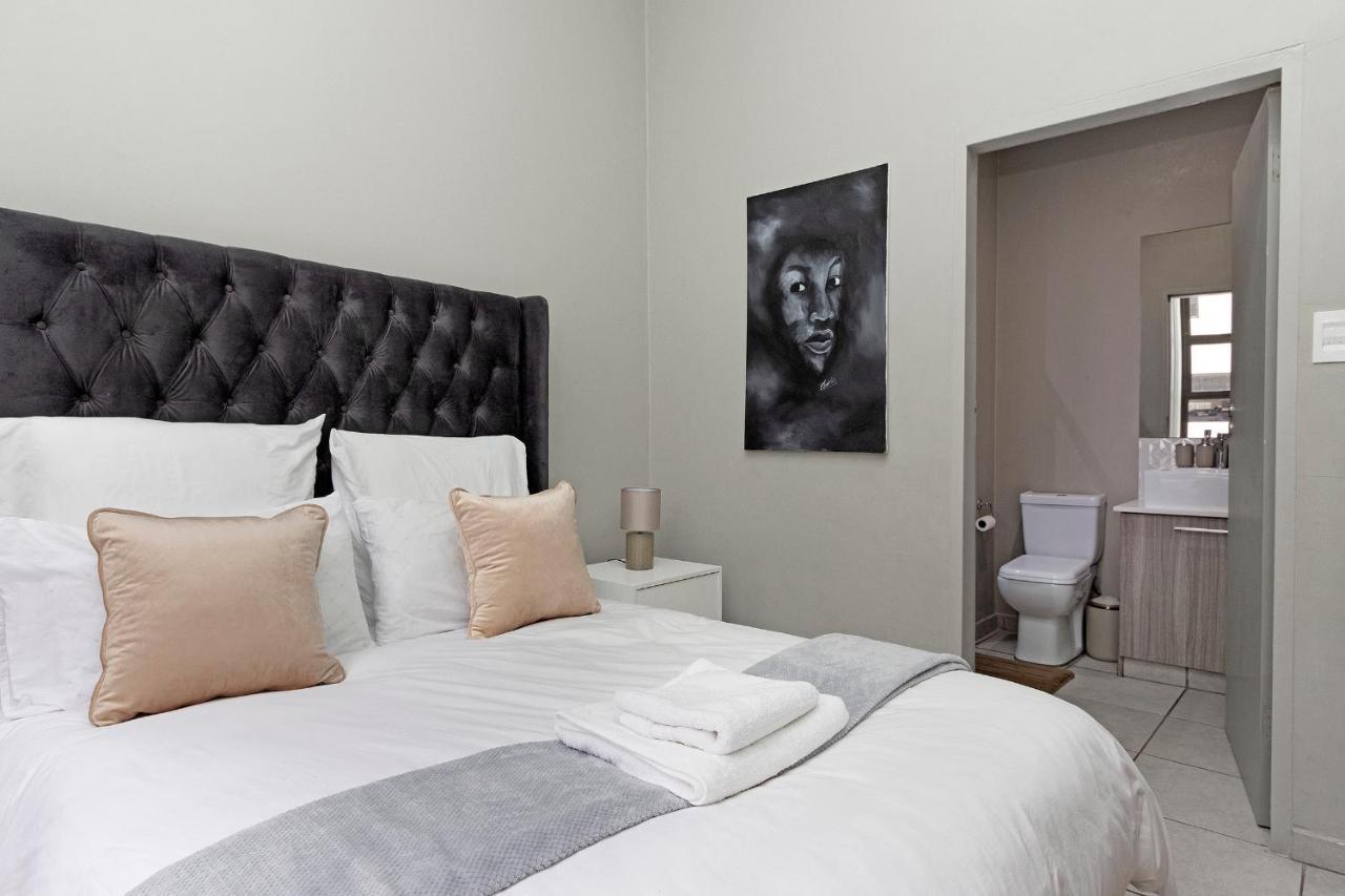Urban Oasis Apartments At The Bolton Йоханесбург Екстериор снимка