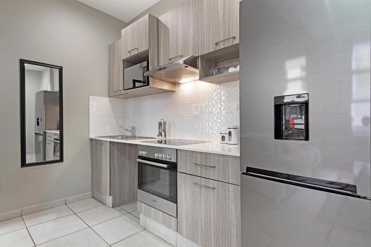 Urban Oasis Apartments At The Bolton Йоханесбург Екстериор снимка