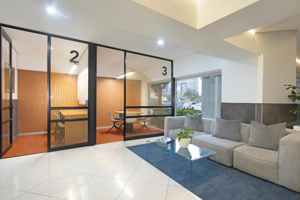 Urban Oasis Apartments At The Bolton Йоханесбург Екстериор снимка