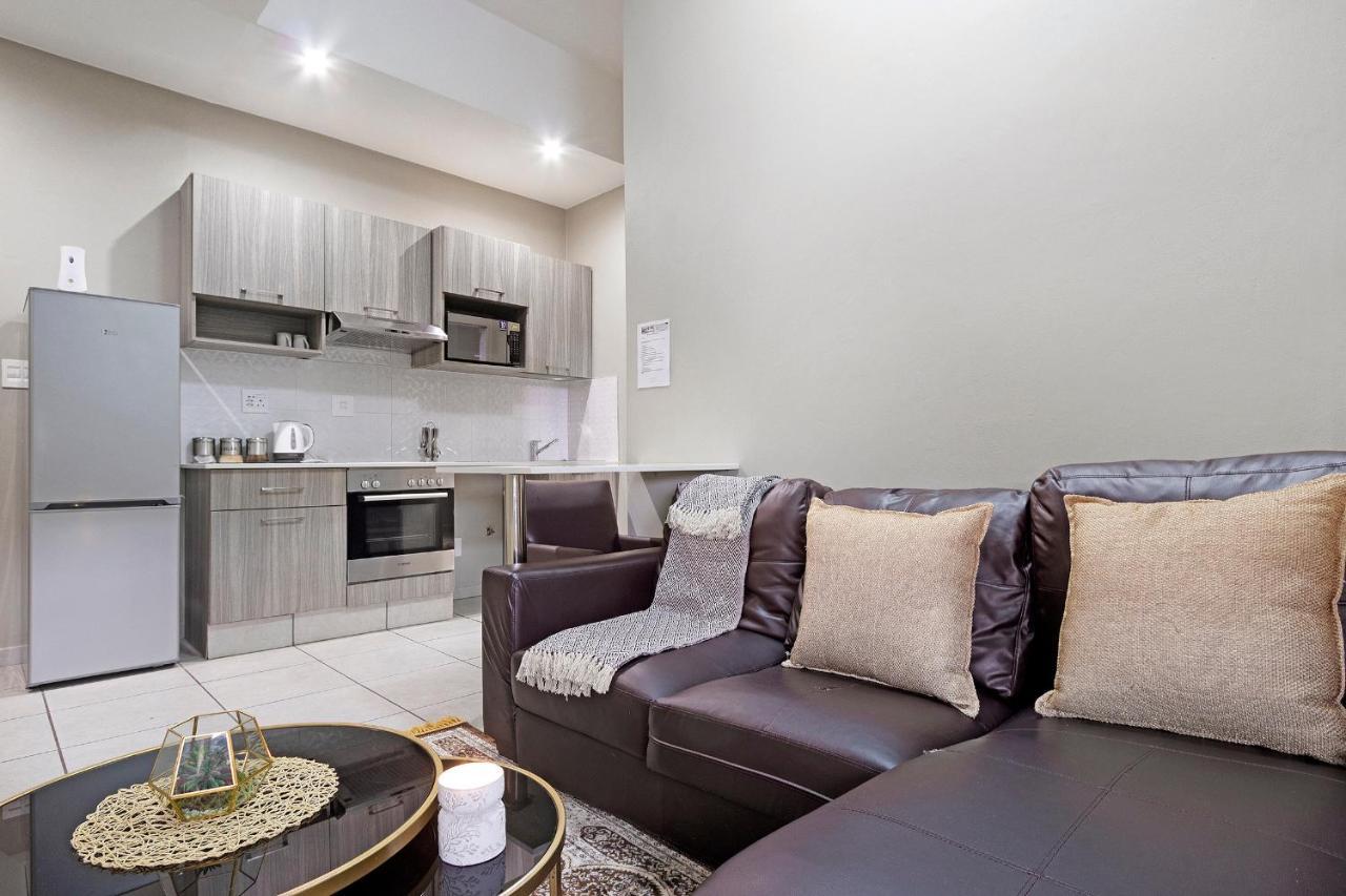 Urban Oasis Apartments At The Bolton Йоханесбург Екстериор снимка