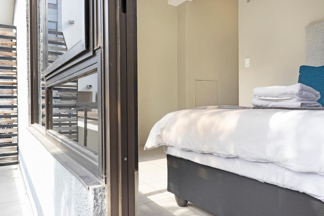 Urban Oasis Apartments At The Bolton Йоханесбург Екстериор снимка