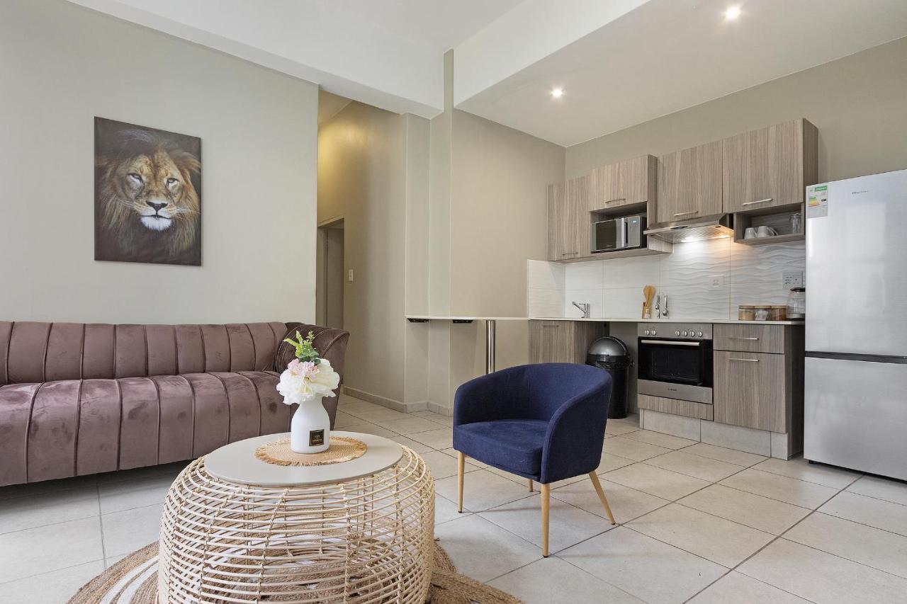 Urban Oasis Apartments At The Bolton Йоханесбург Екстериор снимка
