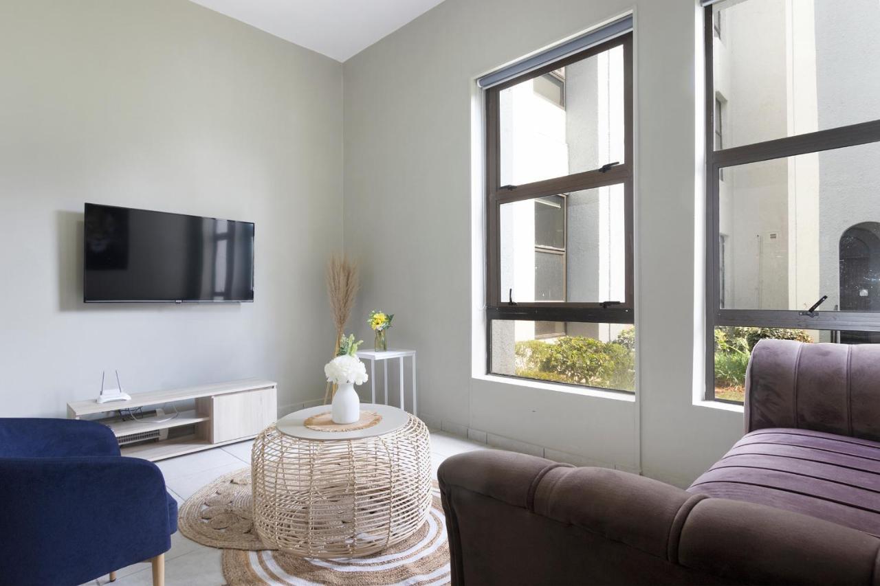 Urban Oasis Apartments At The Bolton Йоханесбург Екстериор снимка