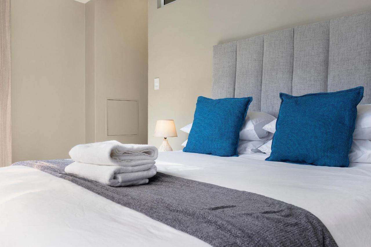 Urban Oasis Apartments At The Bolton Йоханесбург Екстериор снимка