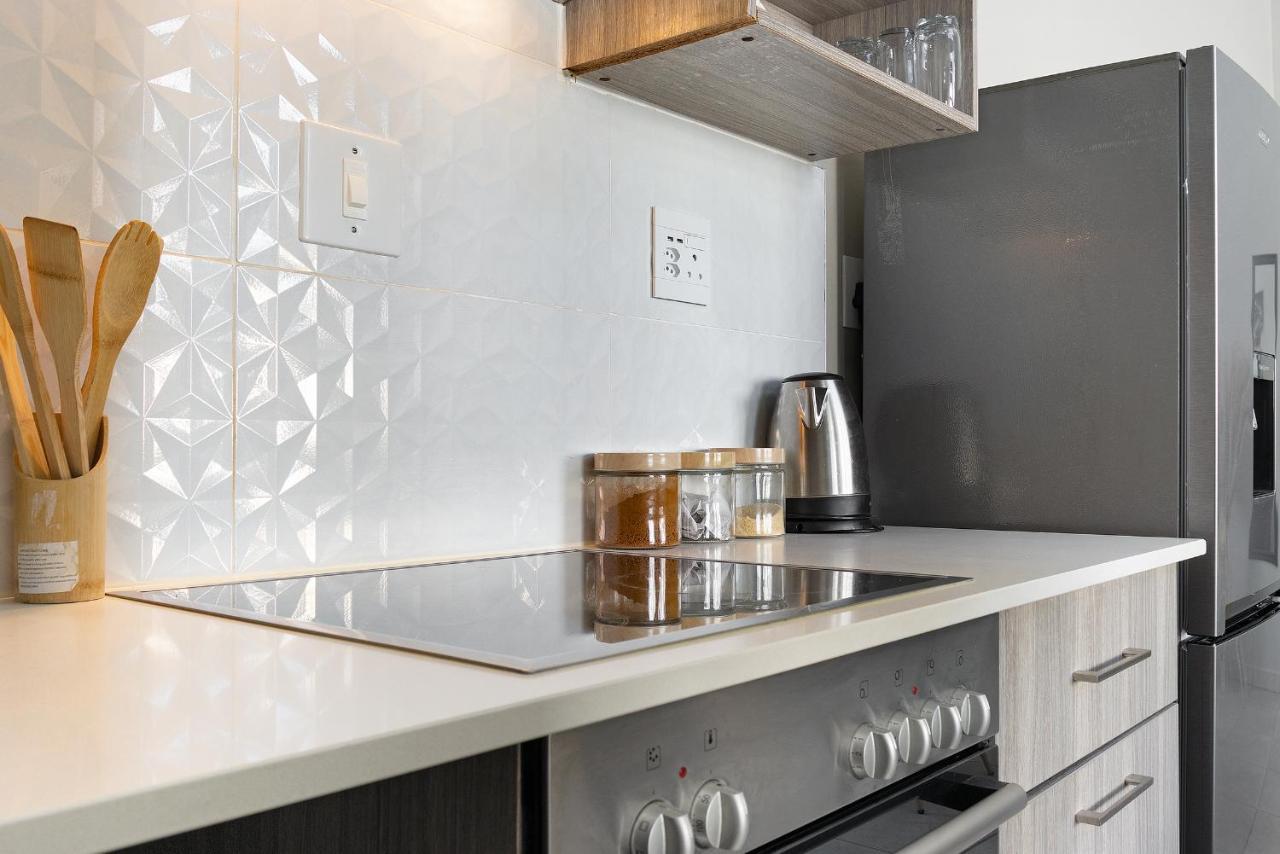 Urban Oasis Apartments At The Bolton Йоханесбург Екстериор снимка