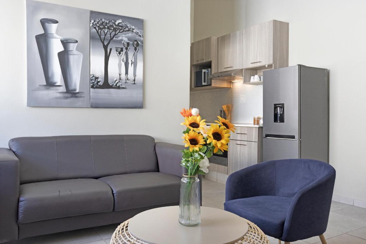 Urban Oasis Apartments At The Bolton Йоханесбург Екстериор снимка