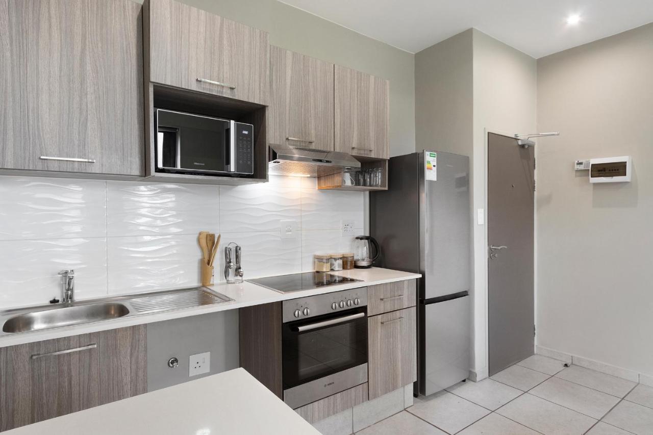 Urban Oasis Apartments At The Bolton Йоханесбург Екстериор снимка