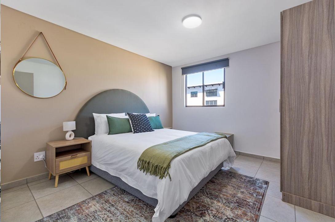 Urban Oasis Apartments At The Bolton Йоханесбург Екстериор снимка